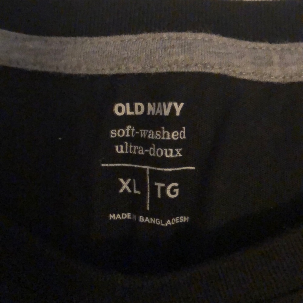 Men’s Old Navy Short Sleeved Shirt - Picture 2 of 2